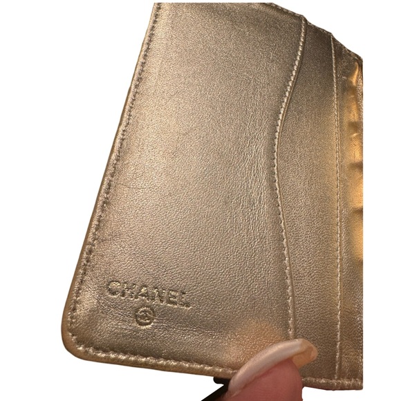 Chanel Gold Patent Lucky Symbols Agenda Preloved ✨Limited Edition✨ - Picture 4 of 9